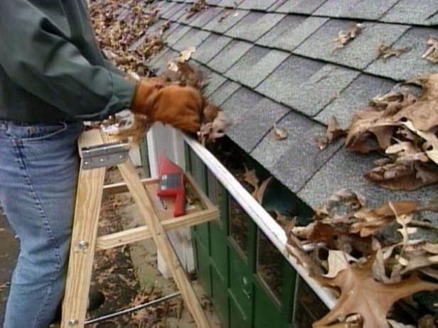 Cleaning_Gutters.jpg
