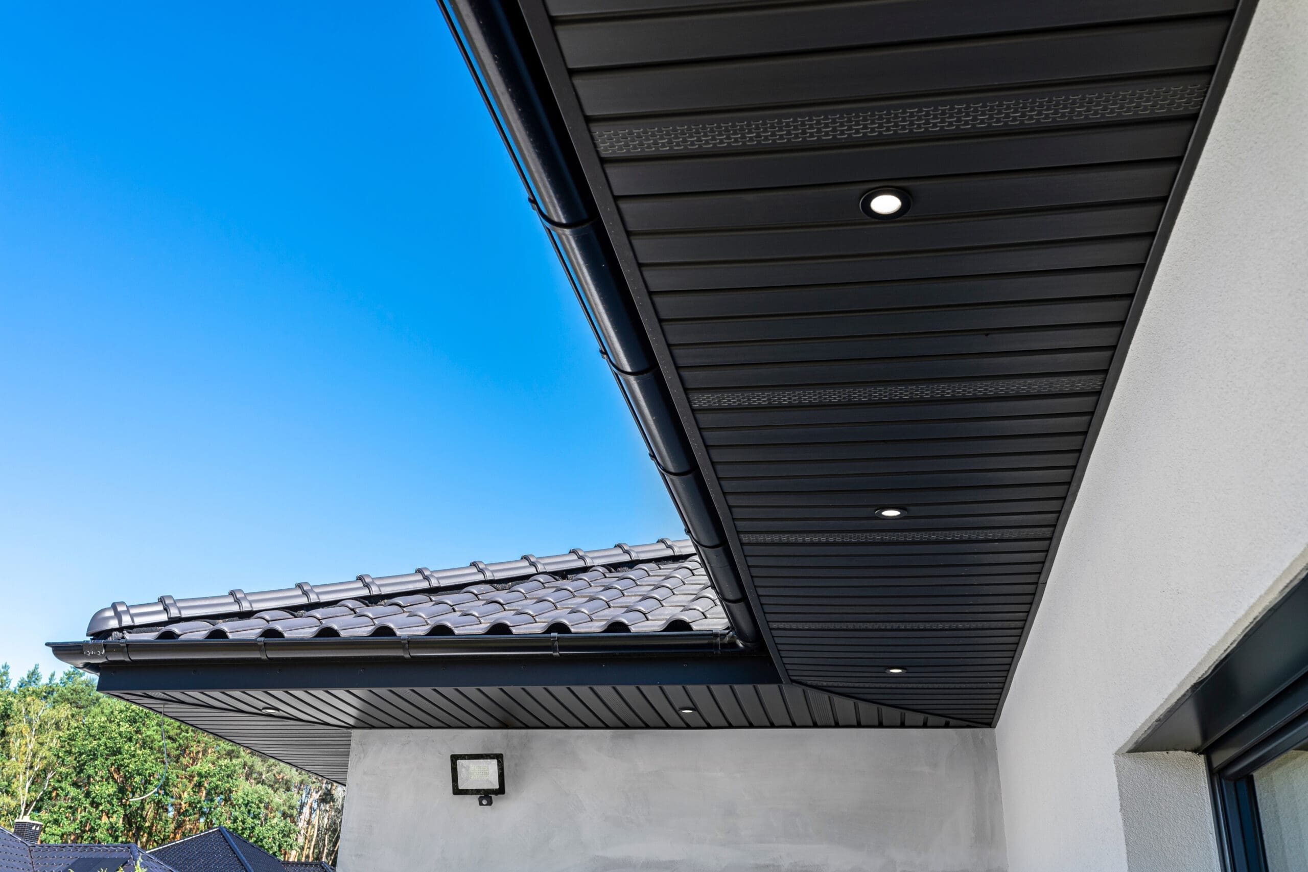 A,Modern,Graphite,Herringbone,Roof,Lining,Is,Attached,To,The